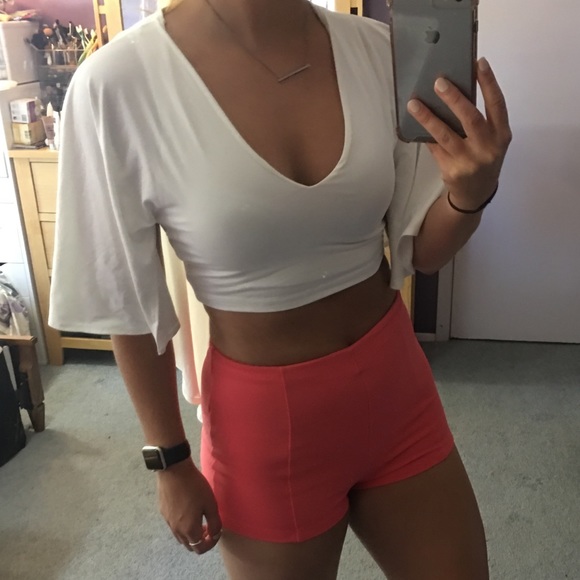 “Ivory” crop top with cape back - Picture 4 of 6